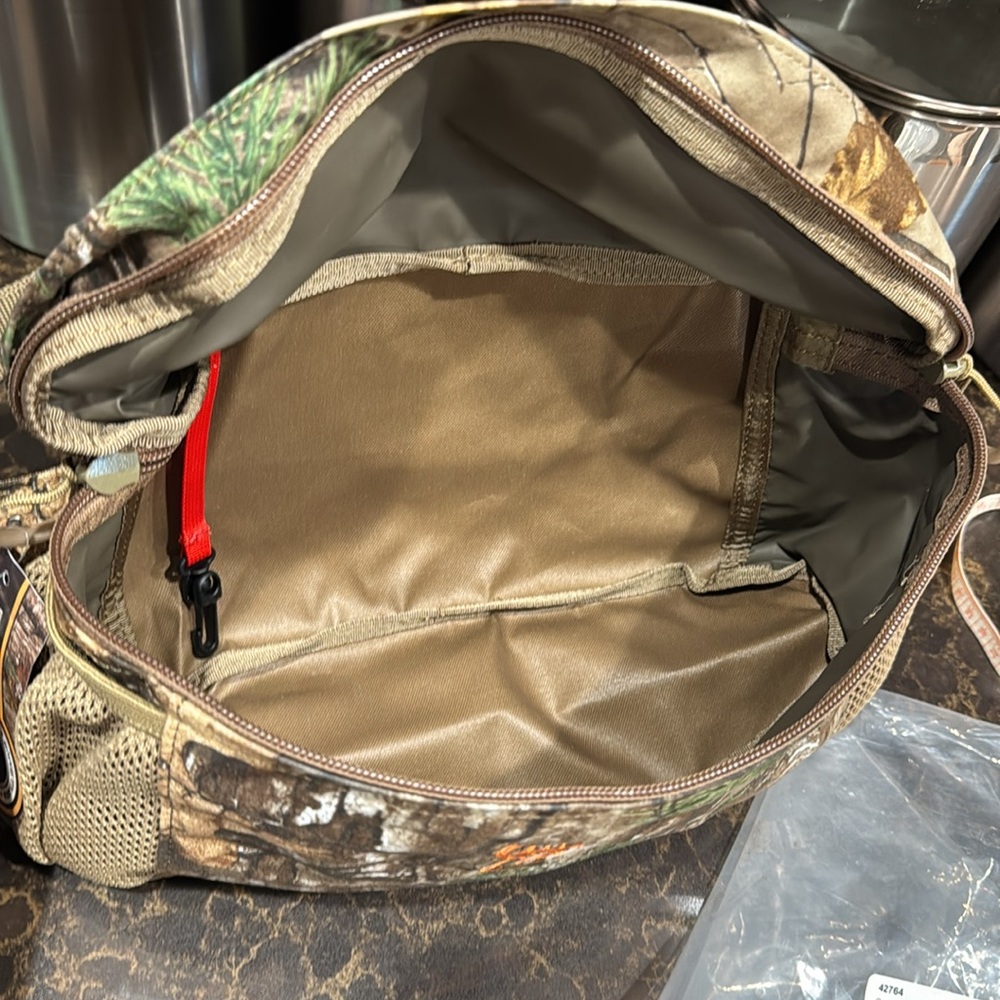 Buck Commander Cascade Ridge Realtree Camo Hip Pack!  NWT! - Picture 9 of 12